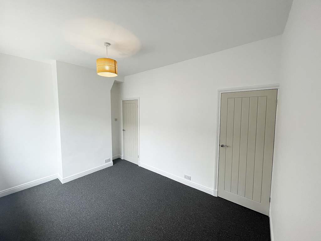 2 bedroom mid terrace house Let Agreed in Barnoldswick - IMG_4873.jpg